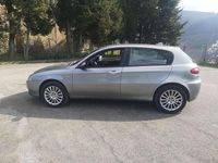 Usata Alfa Romeo 147 Distinctive 105 CV (77 kW) 2005 Grigio Utilitaria