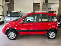 Usata Fiat Panda 4x4 Climbing 75 CV (55 kW) 2012 Rosso Utilitaria