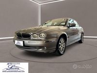 Usata Jaguar X-type Executive 195 CV (143 kW) 2001 Argento Berlina