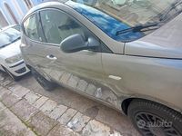 Usata Lancia Ypsilon Gold 86 CV (63 kW) 2013 Utilitaria