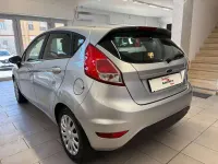 Usata Ford Fiesta 75 CV (55 kW) 2016 Argento metallizzato Utilitaria