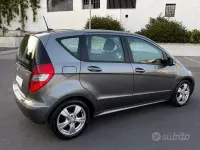 Usata Mercedes A180 Avantgarde 109 CV (80 kW) 2010 Grigio Berlina