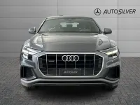 Usata Audi Q8 340 CV (250 kW) 2021 Grigio / metallizzato SUV