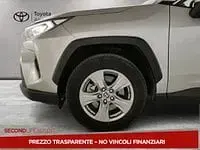 Usata Toyota RAV4 Hybrid Active 218 CV (160 kW) 2022 Grigio SUV
