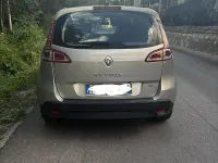 Usata Renault Scénic 110 CV (80 kW) 2011 Grigio Monovolume