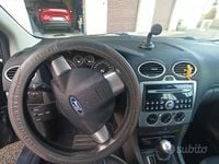 Usata Ford Focus 90 CV (66 kW) 2005 Grigio Berlina