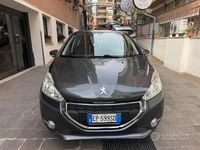 Usata Peugeot 208 Active 82 CV (60 kW) 2013 Bianco Utilitaria