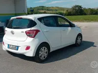 Usata Hyundai i10 67 CV (49 kW) 2015 Bianco Utilitaria