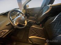 Usata Lancia Ypsilon Gold 69 CV (50 kW) 2017 Grigio Utilitaria