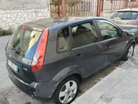 Usata Ford Fiesta 80 CV (58 kW) 2008 Grigio Utilitaria