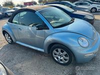 Usata VW New Beetle 101 CV (74 kW) 2004 Grigio Utilitaria