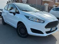 Usata Ford Fiesta Titanium 60 CV (44 kW) 2015 Bianco Utilitaria