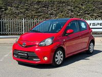 Usata Toyota Aygo Connect Style 67 CV (49 kW) 2014 Rosso Utilitaria
