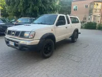 Usata Nissan Navara 103 CV (75 kW) 2000 Bianco Pick-up