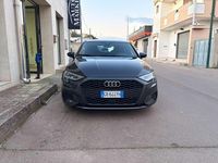Begagnad Audi A3 Advanced 116 HK (85 kW) 2023 Grå Sedan