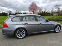 Usata BMW 318 143 CV (105 kW) 2010 Grigio Station wagon