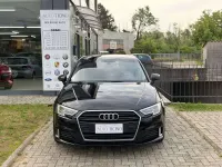 Käytetty Audi A3 Business 110 HP (80 kW) 2017 Musta Sedan