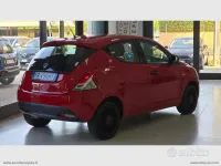 Usata Lancia Ypsilon 69 CV (50 kW) 2018 Rosso Utilitaria