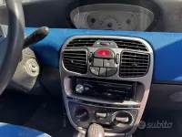Usata Lancia Ypsilon 60 CV (44 kW) 2001 Bianco Utilitaria