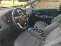 Usata Kia Rio 85 CV (62 kW) 2015 Bianco Utilitaria