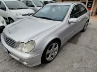 Usata Mercedes C270 Elegance 170 CV (125 kW) 2004 Grigio Berlina