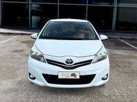 Usata Toyota Yaris 69 CV (50 kW) 2013 Bianco Berlina