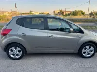 Usata Kia Venga 90 CV (66 kW) 2012 Giallo Utilitaria