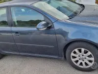 Usata VW Golf V 105 CV (77 kW) 2005 Blu Utilitaria