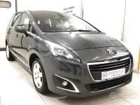 Usata Peugeot 5008 Active 115 CV (84 kW) 2015 Grigio Monovolume