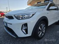 Usata Kia Stonic Style 82 CV (60 kW) 2022 Bianco SUV