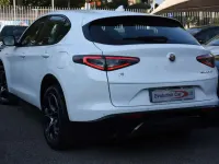 Usata Alfa Romeo Stelvio Veloce 209 CV (153 kW) 2023 Bianco pastello SUV