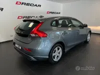 Usata Volvo V40 120 CV (88 kW) 2016 Grigio Berlina