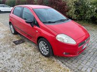 Begagnad Fiat Grande Punto Dynamic 69 HK (50 kW) 2009 Röd Halvkombi
