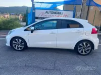 Usata Kia Rio 90 CV (66 kW) 2016 Bianco pastello Utilitaria