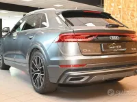 Usata Audi Q8 S-Line 286 CV (210 kW) 2023 Grigio SUV