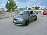 Usata Lancia Ypsilon Gold 69 CV (50 kW) 2022 Argento Utilitaria