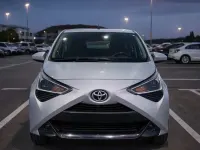 Usata Toyota Aygo Cool 72 CV (52 kW) 2020 Argento Utilitaria