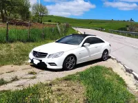 Usata Mercedes E350 AMG 231 CV (169 kW) 2009 Bianco Coupé
