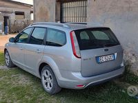 Usata Ford Focus Style 110 CV (80 kW) 2010 Grigio Station wagon