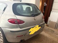 Usata Alfa Romeo 147 105 CV (77 kW) 2004 Grigio Utilitaria