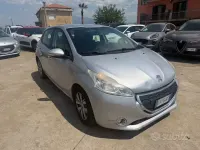 Usata Peugeot 208 Allure 92 CV (67 kW) 2014 Grigio Utilitaria