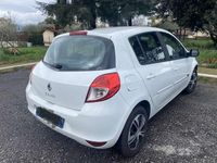 Usata Renault Clio III 75 CV (55 kW) 2010 Bianco Berlina