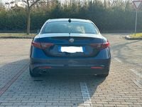 Usata Alfa Romeo Giulia Executive 150 CV (110 kW) 2018 Blu Berlina