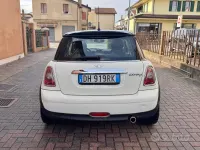 Usata Mini Cooper D 109 CV (80 kW) 2007 Beige Utilitaria