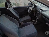 Usata Opel Corsa 54 CV (39 kW) 1999 Grigio Utilitaria