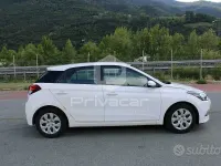 Usata Hyundai i20 Comfort 84 CV (61 kW) 2015 Bianco Utilitaria