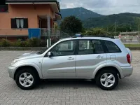 Usata Toyota RAV4 116 CV (85 kW) 2004 Grigio SUV