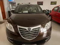 Usado Lancia Ypsilon Silver 69 HP (50 kW) 2013 Castanho Citadino
