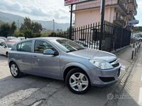 Usata Opel Astra Cosmo 140 CV (102 kW) 2010 Grigio Berlina