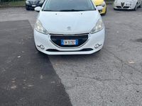 Usata Peugeot 208 Allure 82 CV (60 kW) 2012 Bianco Utilitaria